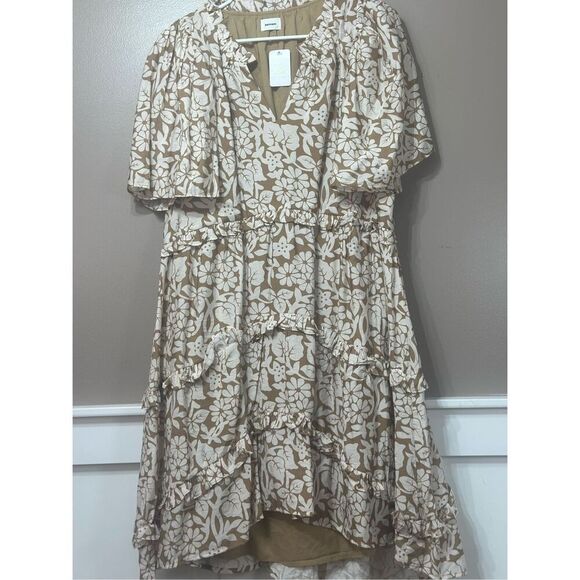 NWT Aureum Tiered Floral Hi Lo Hem Mini Dress Women's Small - Picture 2 of 10